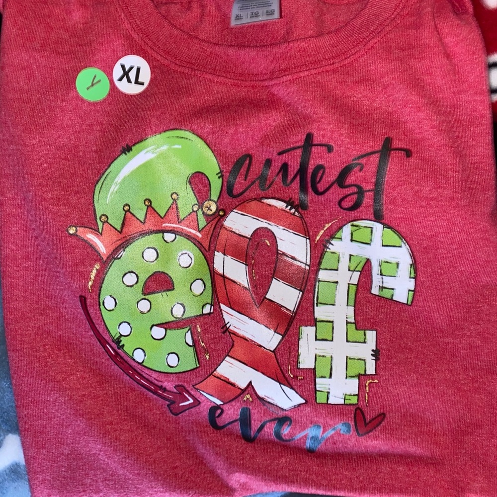 NWOT GRAPHIC TEE